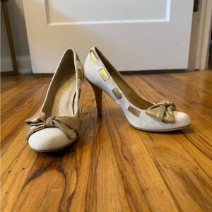 MIA Women's Cream and Gold Bow heels